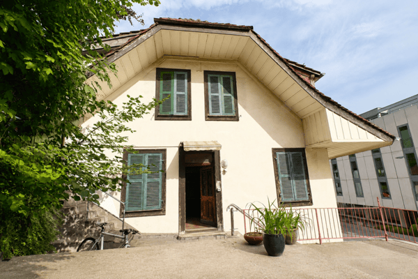 GROSSEN IMMOBILIEN - Wohngebäude mit Atelier und Lager mit Entwicklungspotenzial an der Burgstrasse in Thun 3