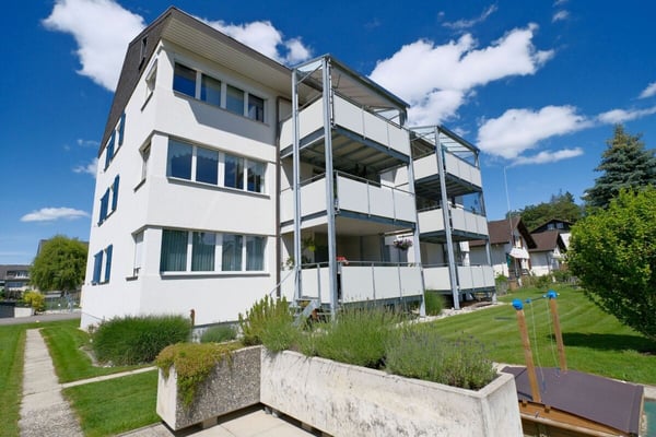 GROSSEN IMMOBILIEN - 3.5-Zimmer-Wohnung mit grossem Balkon und direktem Gartenzugang in Thierachern 3
