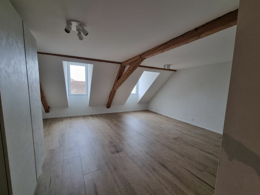 Appartement  de 2,5 pièces + espace sous comble