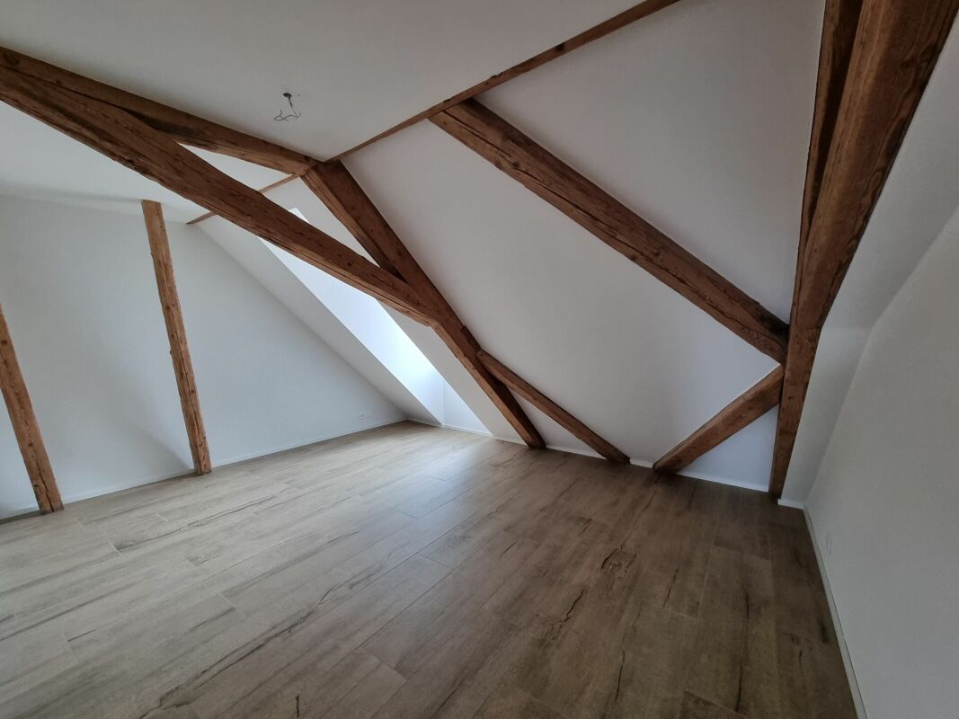 Appartement  de 2,5 pièces + espace sous comble