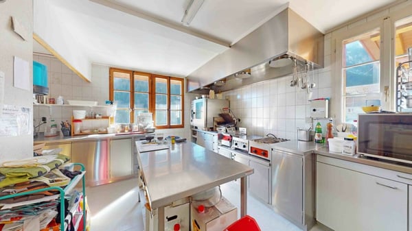 Hotel Pension Alpenrose mit 2 Restaurants und Skilift in Saxeten 7