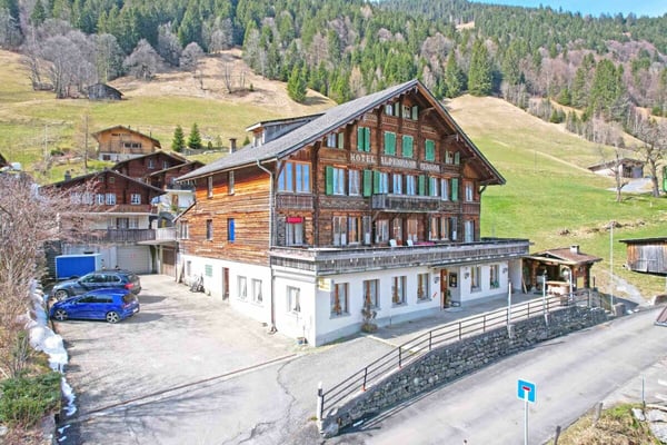 Hotel Pension Alpenrose mit 2 Restaurants und Skilift in Saxeten 2