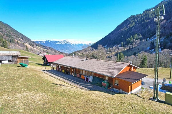 Hotel Pension Alpenrose mit 2 Restaurants und Skilift in Saxeten 5