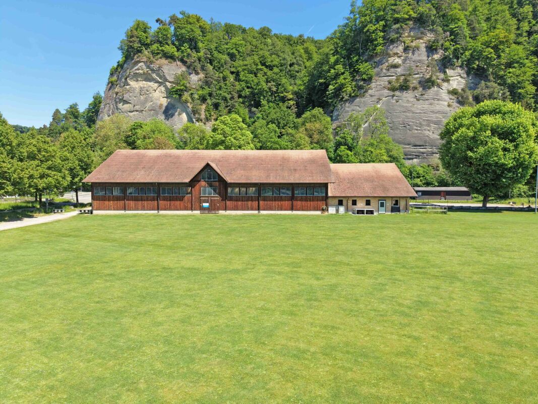 Inquilino ricercato! Reithalle Burgdorf incl. arena di equitazione