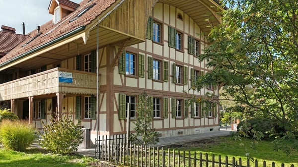 Grosszügige 8.5-Zimmer-Wohnung mit direktem Zugang zum Gewölbekeller 2
