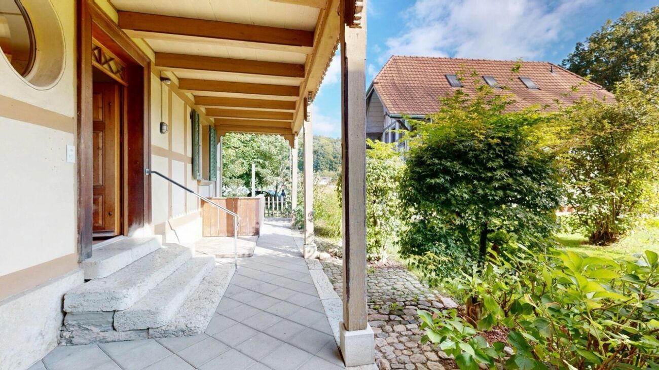 Grosszügige 8.5-Zimmer-Wohnung mit direktem Zugang zum Gewölbekeller nahe Herzogenbuchsee