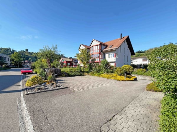 Einstellhallenplatz an der Alpenstrasse 2