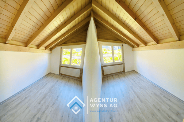Agentur Wyss AG: Schönes 4.5 Zi. REFH in Faulensee mit Seesicht 9