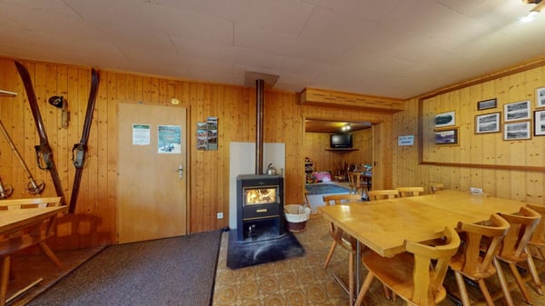 Restaurant `Pintli` mit Gästewohnung 13