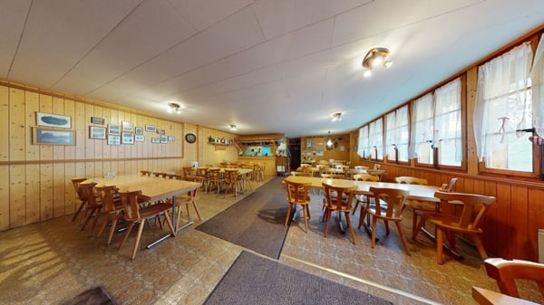 Restaurant `Pintli` mit Gästewohnung 10