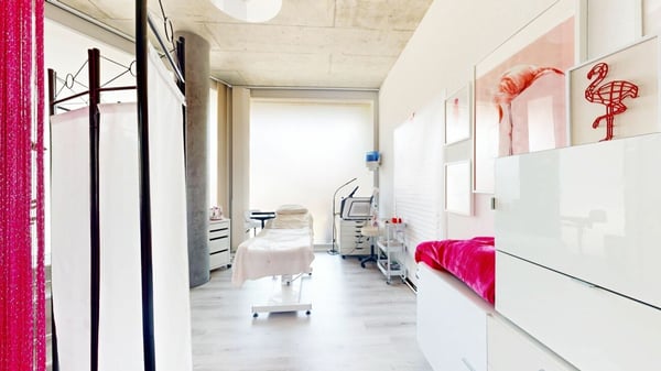 Moderne Wohnung mit Atelier in Neuenegg 13