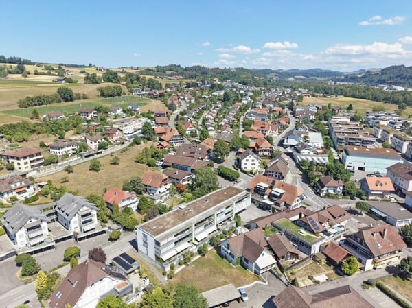 Moderne Wohnung mit Atelier in Neuenegg 16