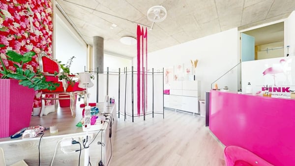 Moderne Wohnung mit Atelier in Neuenegg 12