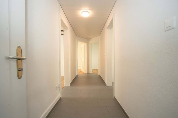 Wohnung mit eigenem Sitzplatz nahe Stadtzentrum zu vermieten 8