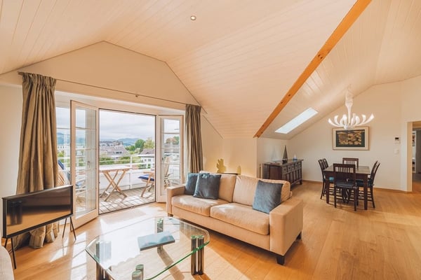 Grosszügige, moderne Dachwohnung an sonniger Lage mit Säntisblick 2