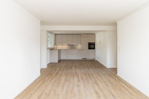 Moderne 3.5-Zimmer-Wohnung an zentraler Lage in Rüti 2