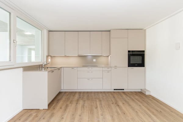 Moderne 3.5-Zimmer-Wohnung an zentraler Lage in Rüti 1