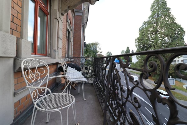 Grosszügige 3.5 Zimmer Wohnung mit Balkon an zentraler Lage 6