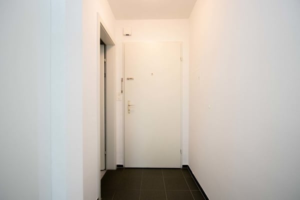 Wohnung mit moderner Küche & Balkon für Singles 6
