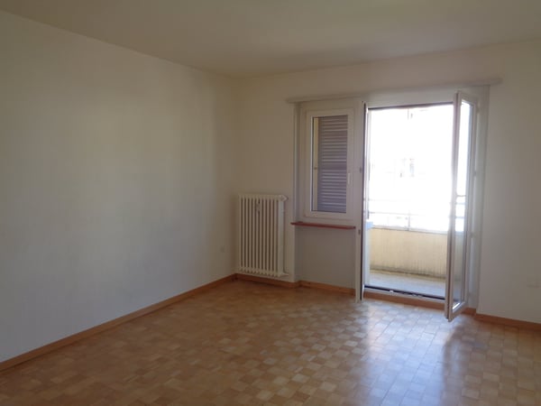 Appartement au 2e étage dans un immeuble proche du centre-ville. 3