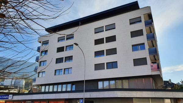 Surface d’environ 9 m1 à côté de la gare CFF. 14