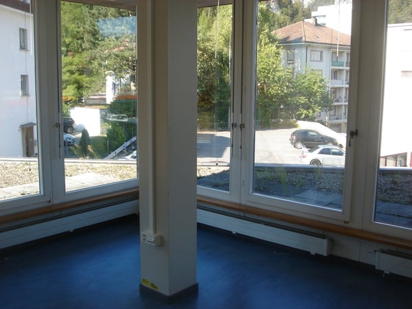 Surface d’environ 9 m1 à côté de la gare CFF. 2