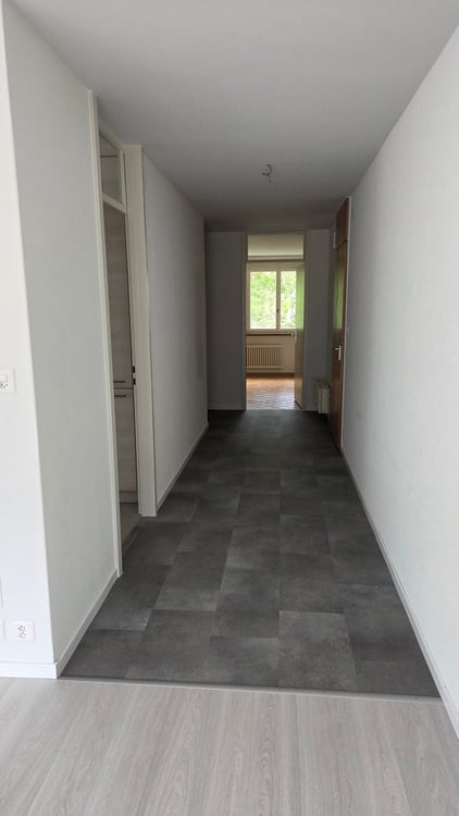 Grand appartement de 3.5 pièces proche du centre-ville. 12