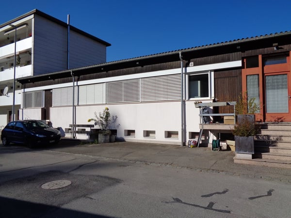 Local-bureau situé au sous-sol d’une petite maison individuelle. 7