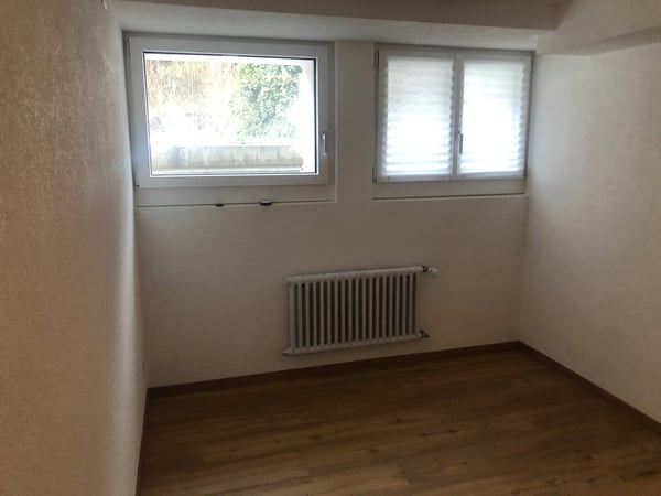 Local-bureau situé au sous-sol d’une petite maison individuelle. 3