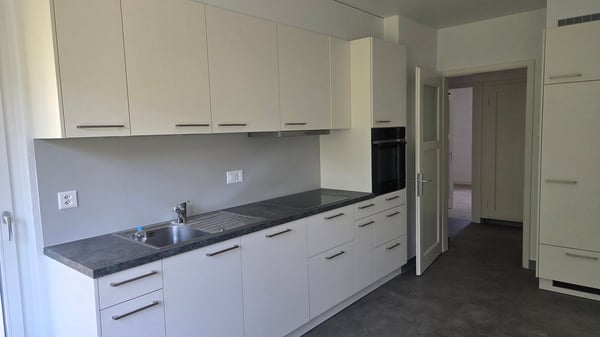 Appartement situé dans un petit immeuble de 3 étages. 1