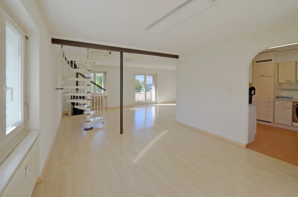 1.5 Zimmer Wohnung mit Gartenabteil und Garagenbox 3