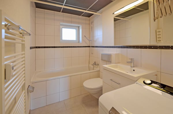 1.5 Zimmer Wohnung mit Gartenabteil und Garagenbox 7