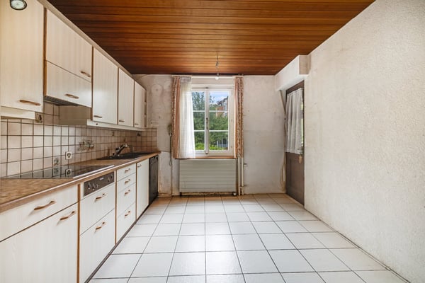 Sanierungsbedürftiges 6-Zimmer-Einfamilienhaus in idyllischer Lage von Allschwil 10