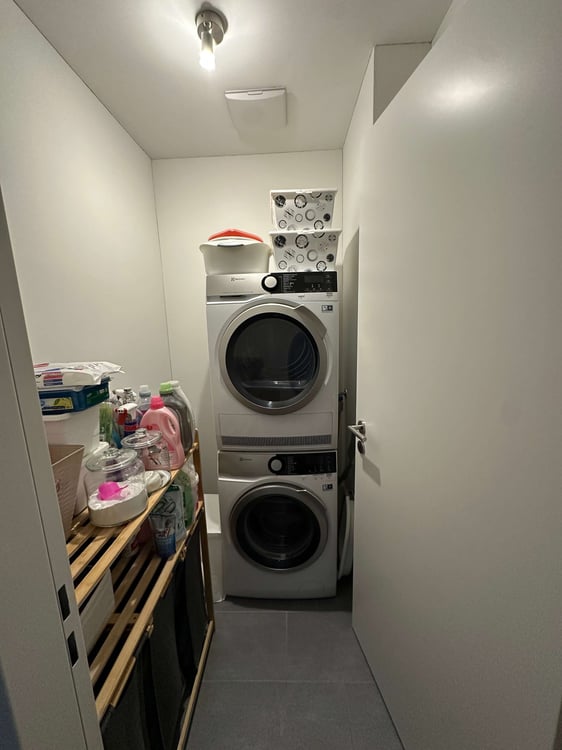MODERNE 3,5 ZIMMER WOHNUNG MIT SÜDWEST-BALKON NAHE STADT UND RHEIN 10