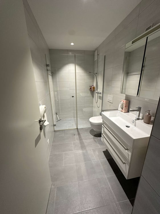 MODERNE 3,5 ZIMMER WOHNUNG MIT SÜDWEST-BALKON NAHE STADT UND RHEIN 4