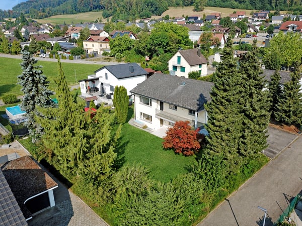 Haus mit zwei Wohneinheiten an zentraler Lage 2