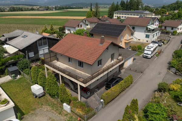 Charmantes 5-Zimmer-Einfamilienhaus in Studen – sofort verfügbar 32