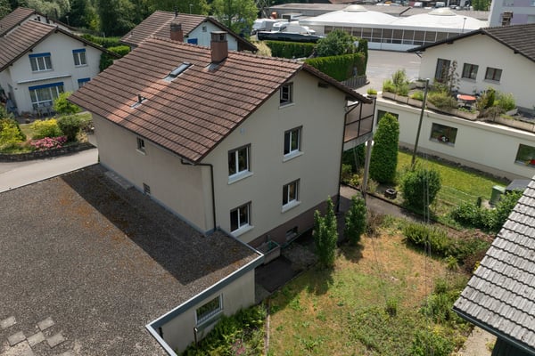 Charmantes 5-Zimmer-Einfamilienhaus in Studen – sofort verfügbar 35