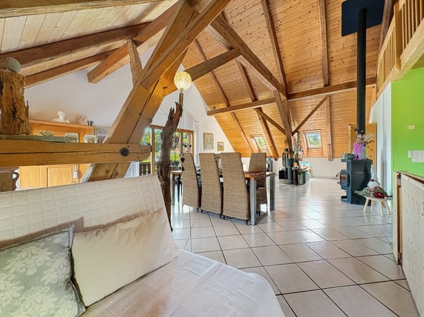 Charmante 3.5-Zimmer-Wohnung mit Charakter in Arch 1