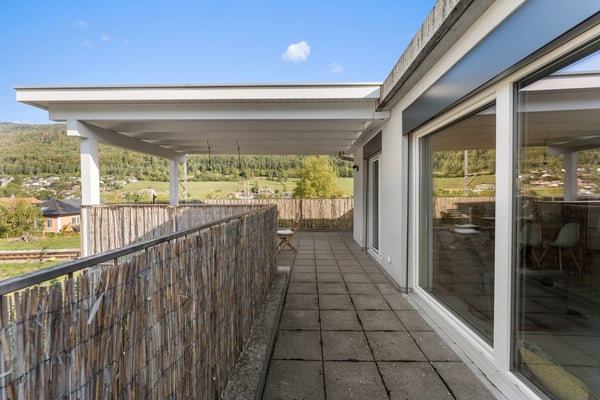 Attique 4.5 pièces, terrasse 29 m², vue Jura | 4.5-Zi.-Attika mit Terrasse 3