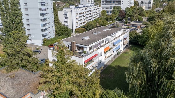 Attika mit 93 m² Terrasse an der Zihl | Attique avec terrasse de 93 m² 24