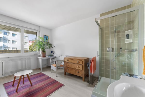 Attika mit 93 m² Terrasse an der Zihl | Attique avec terrasse de 93 m² 14