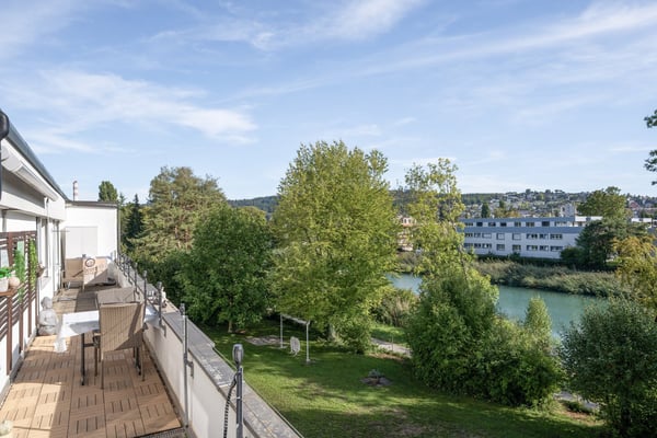 Attika mit 93 m² Terrasse an der Zihl | Attique avec terrasse de 93 m² 2