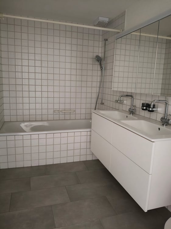Einmalige Gelegenheit - Geräumige 7.5-Zimmer-Attikawohnung mit Panoramablick in Spiez 18