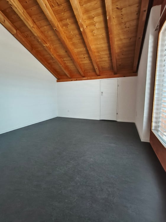 Einmalige Gelegenheit - Geräumige 7.5-Zimmer-Attikawohnung mit Panoramablick in Spiez 7