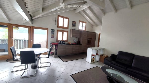 Charmante 5.5-Zimmer-Altbauwohnung mit traumhaftem Seeblick in Brienz 8