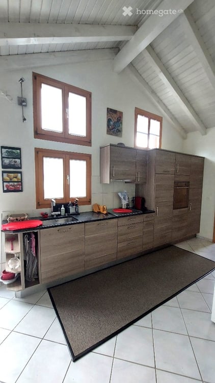 Charmante 5.5-Zimmer-Altbauwohnung mit traumhaftem Seeblick in Brienz 9