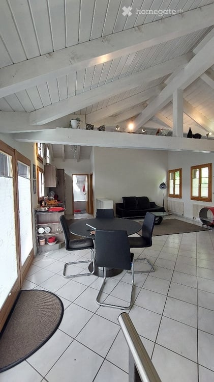 Charmante 5.5-Zimmer-Altbauwohnung mit traumhaftem Seeblick in Brienz 10