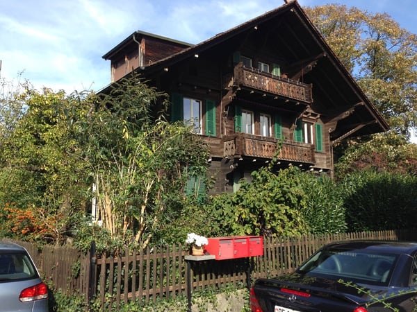 Charmante 4-Zimmer-Altbauwohnung mit Balkon in Bern-Bethlehem 1