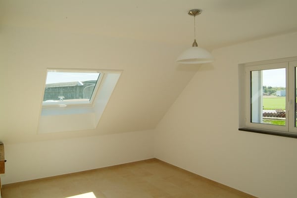 offene Dachwohnung am Dorfrand, im Grünen 9